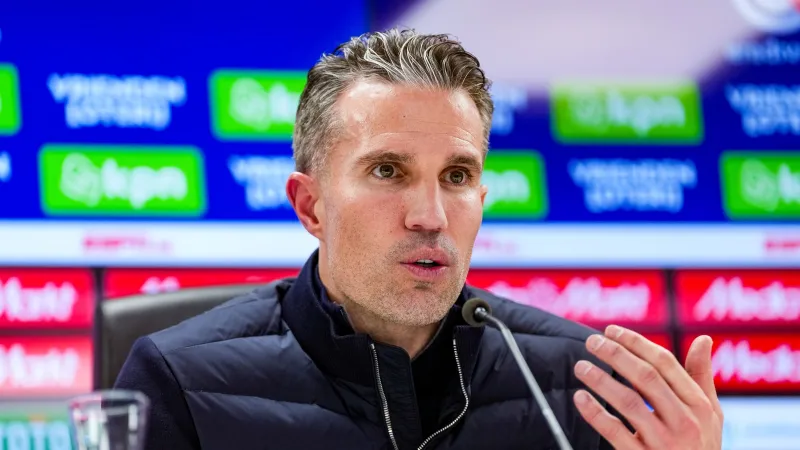 LIVESTREAM 15:00 | Persconferentie Van Persie in aanloop naar wedstrijd tegen FC Twente