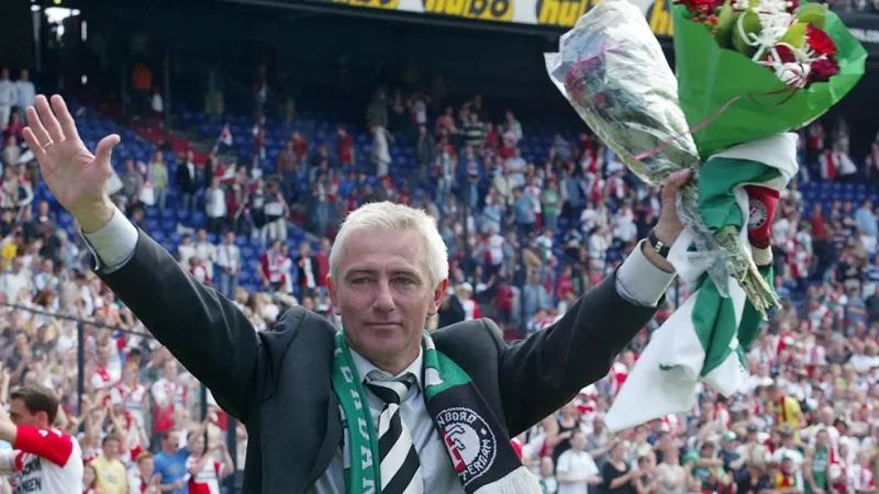 Oud-trainer Van Marwijk noemt dissonant: 'De druk is heel anders'
