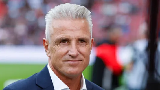 Van Hintum blij met Feyenoorder: 'Ik ben blij dat het gelukt is'