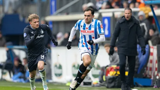 STAND | Feyenoord zie PSV uitlopen en Ajax inlopen