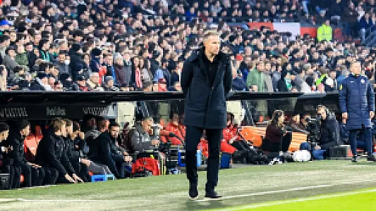 Vermoedelijke opstelling: 'Van Persie haalt alles uit de kast voor laatste kans in Europa'