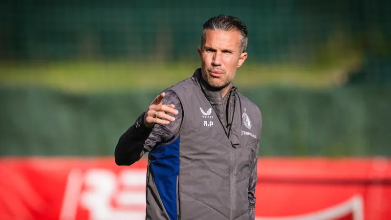 OPSTELLING | Van Persie laat Borges in basis starten