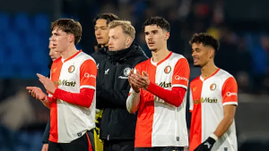 De kranten | Feyenoord schiet uit slof