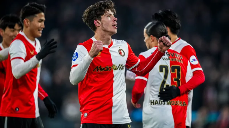 STAND | Feyenoord houdt plek twee Eredivisie vast