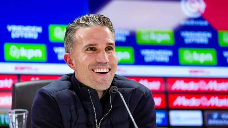 Van Persie leidt af van probleem: 'Ook daar ging het op het detail en niet waar het mis ging'