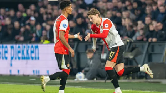'Het wordt tijd Kraaijeveld de kans krijgt om 90 minuten zijn talenten te laten zien'