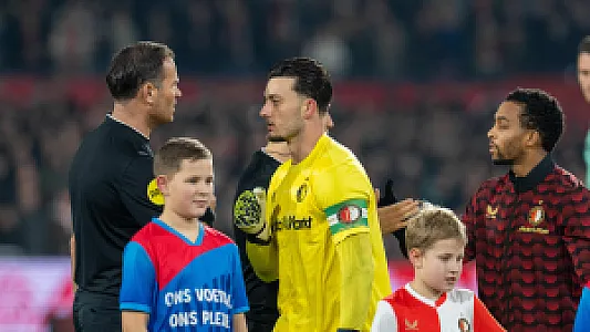 KNVB vervangt Nijhuis in topper, reden uitgelegd