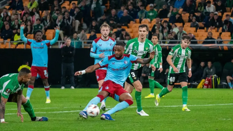 Dit viel ons op; Larin miste grote kansen, zorgen om Shaqueel van Persie