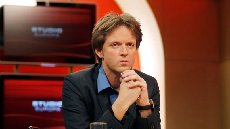 Schelvis: 'Ze willen allemaal op het pluche blijven zitten'