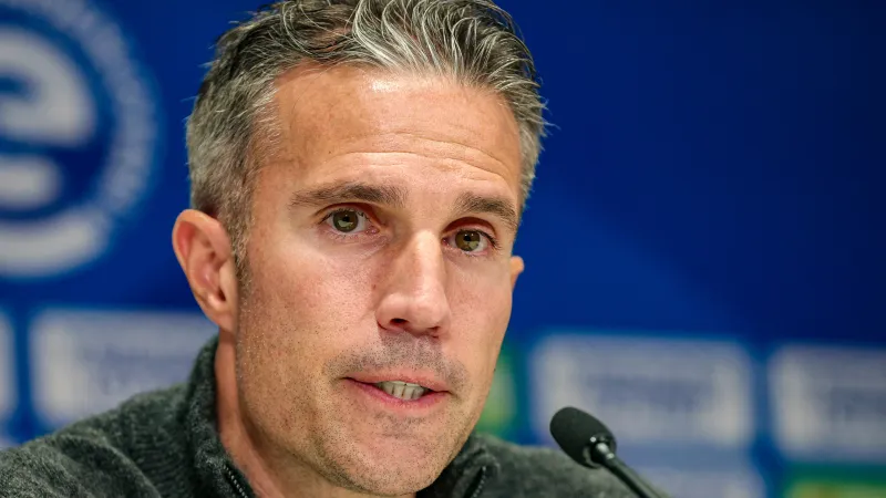 Vermoedelijke opstelling | 'Eén wijziging in basiselftal van Van Persie'