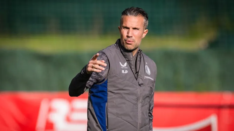 Van Persie over Ueda: 'Dat heeft hij al een tijdje'