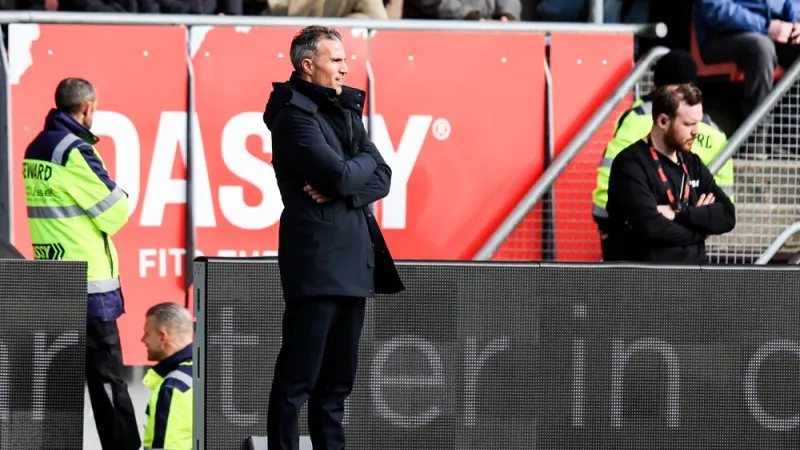 Van Persie: 'Als je ziet hoe hard iedereen heeft gewerkt, dan word ik daar heel erg blij van'