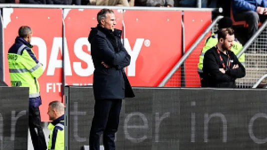 Van Persie: 'Als je ziet hoe hard iedereen heeft gewerkt, dan word ik daar heel erg blij van'