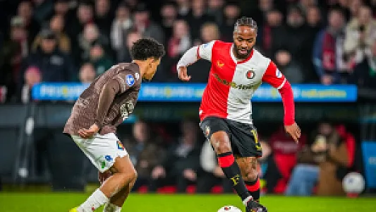 PraatMee | Hoe vond jij de eerste minuten van Sterling in Feyenoord-shirt?