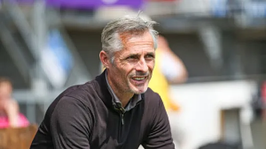 'Feyenoord ziet in Van Wonderen ideale assistent van Van Persie, onderhandelingen gaande'