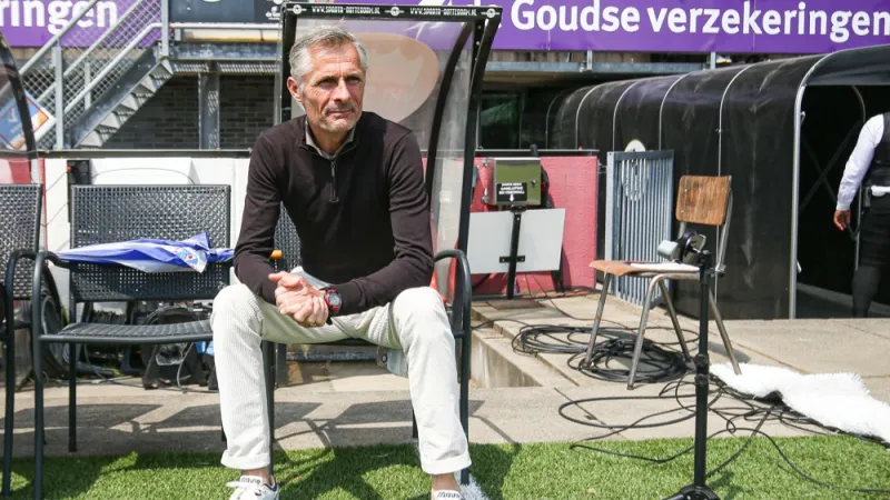 Algemeen Dagblad schetst reden van afketsen komst Van Wonderen