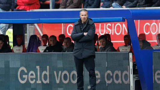 Van Persie komt met update over Nieuwkoop, Smal, Sauer, Read en Jeng
