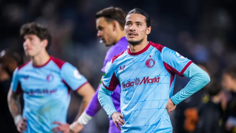 STAND | Feyenoord blijft tweede maar ziet concurrenten naderen