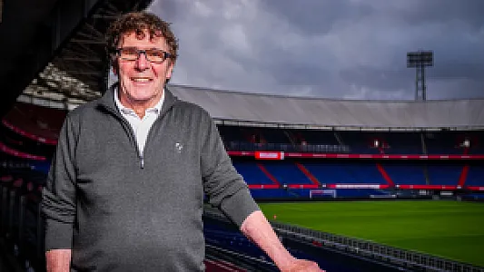 Van Hanegem bijzonder kritisch: 'Hoe bestaat het'