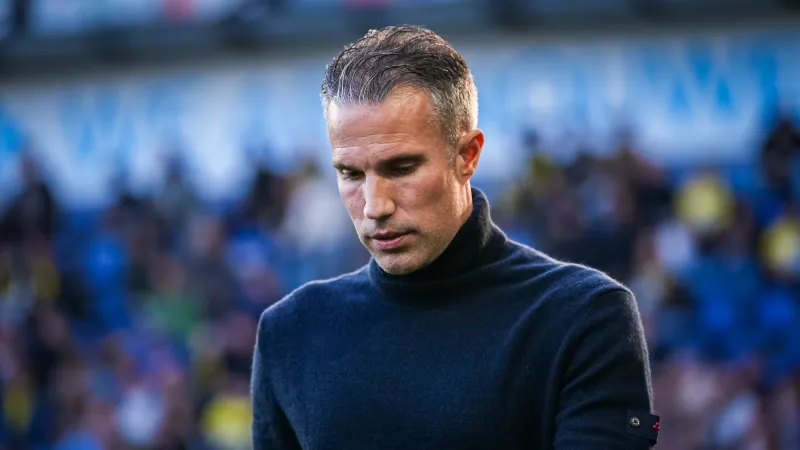 'Vrienden van Feyenoord willen ontslag Van Persie'