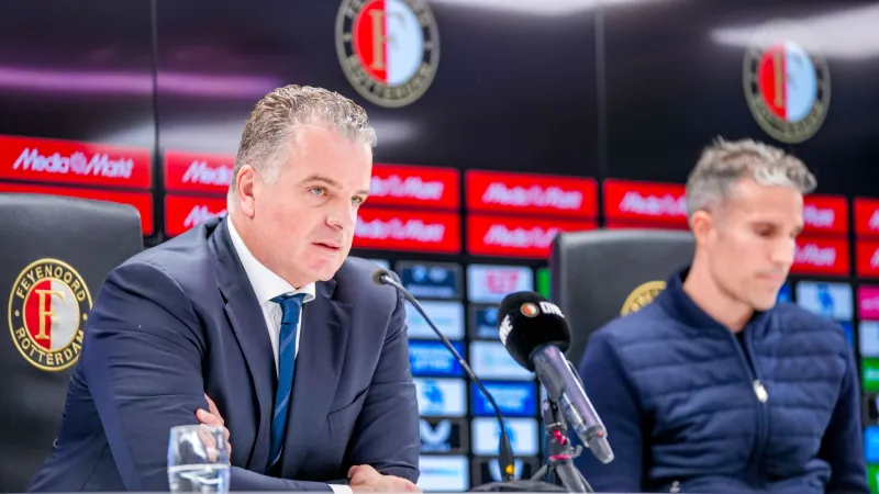 Duidelijke taal: 'Dan kunnen Van Persie en Te Kloese vertrekken'