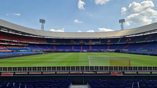 HISTORIE | 'De Kromme' draagt met hattrick bij aan recordzege op stadsgenoot