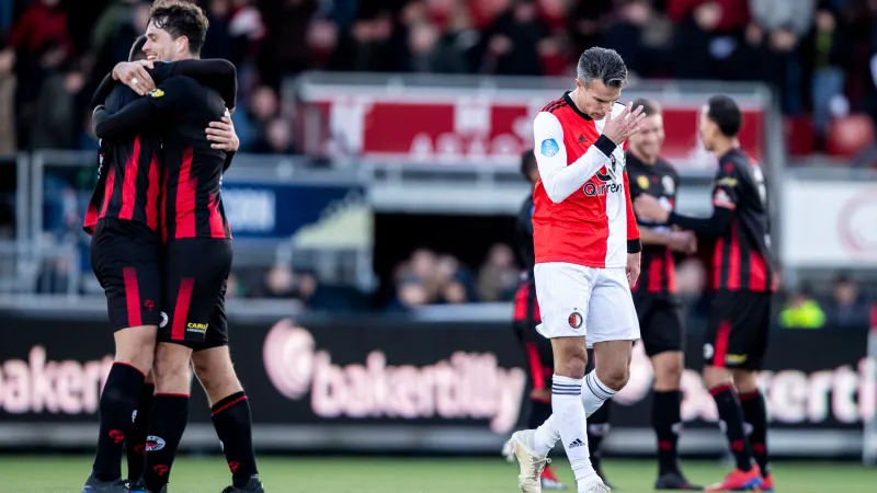 DE TEGENSTANDER | Van Persiederby in de Kuip