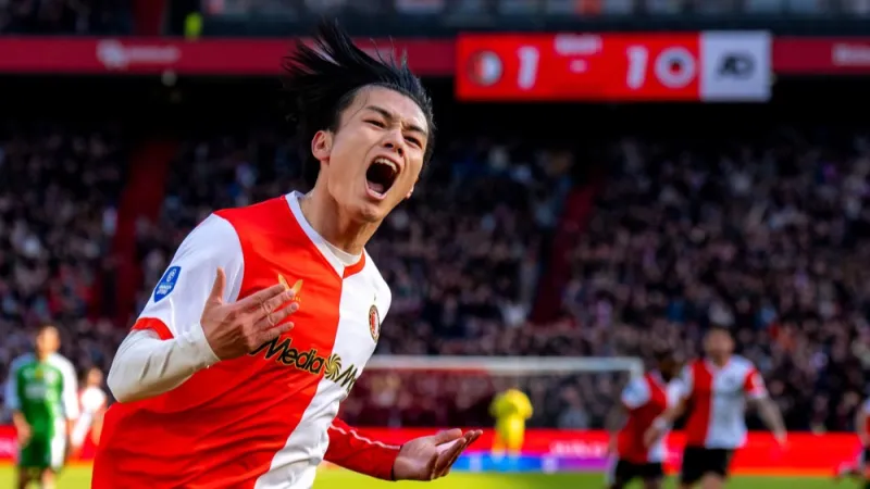 PraatMee | Is Ueda momenteel de beste speler van Feyenoord?