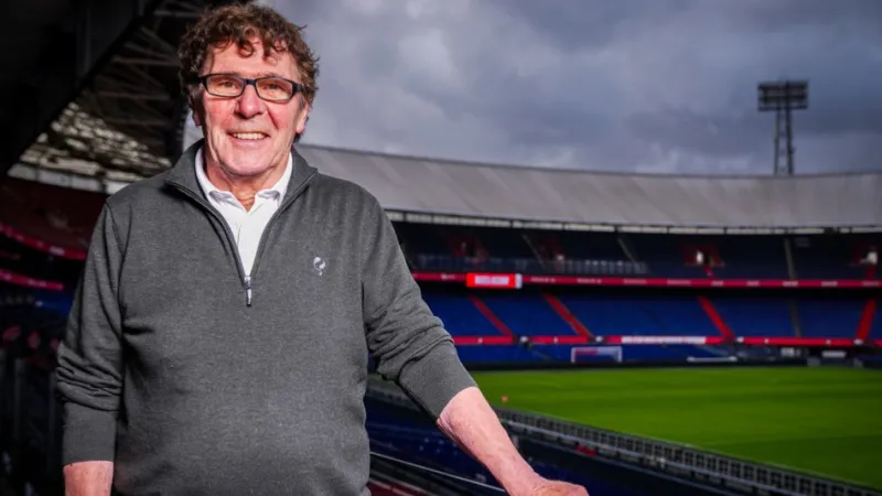 Van Hanegem: 'Er zat ook tegen Excelsior nog voor een miljoentje of dertig op de bank, toch?'