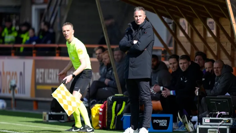 Van Persie: 'Ik denk dat we het vooral bij onszelf moeten zoeken'