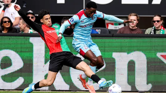 OPLEVING | Lotomba grijpt zijn kans en groeit uit tot serieuze optie bij Feyenoord