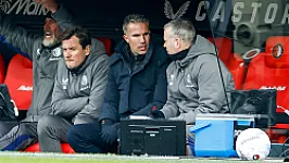 Zet de leegloop door: 'Vertrek assistent Van Persie niet uitgesloten'