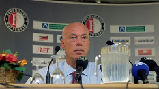 Vertrek Te Kloese zet Feyenoord op scherp: Van den Herik wijst verrassende topkandidaat aan