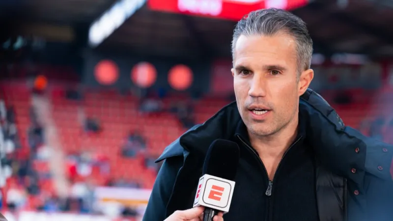 Van Persie: 'Het is ook mijn taak om iedereen in zijn kracht te krijgen'