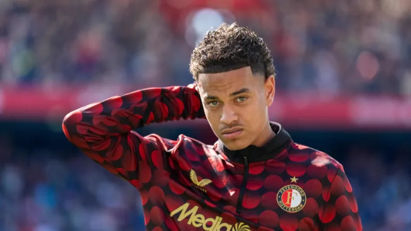 Ilai Grootfaam jongste debutant ooit bij Feyenoord