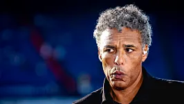 Van Hooijdonk noemt naam Dolberg als opvolger van Ueda