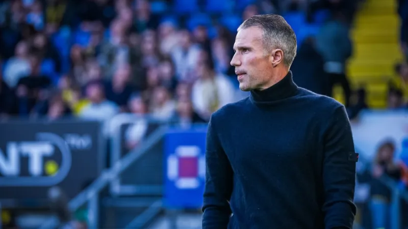 Van Persie: 'De kans is aanwezig dat hij weer minuten gaat maken'
