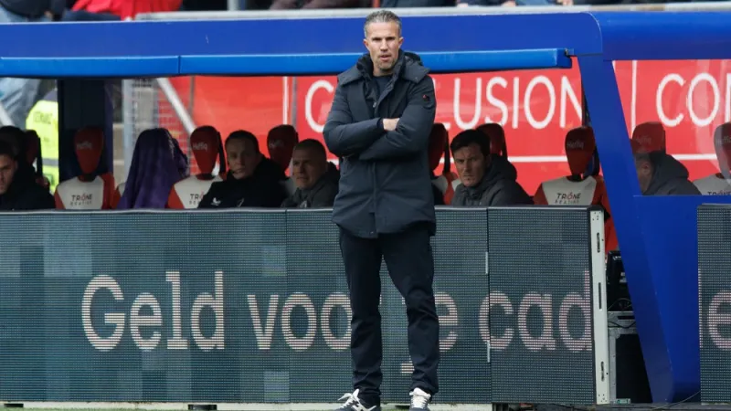 Van Persie weerspreekt berichtgeving over Sterling