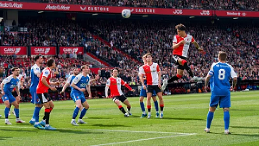 Dit viel ons op; Na bizarre openingsminuut behaalt Feyenoord toch Champions League-voetbal
