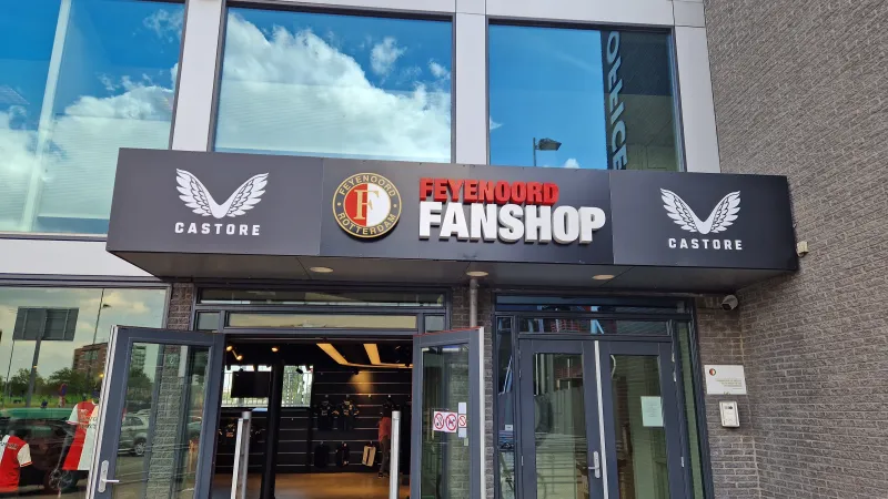 Feyenoord presenteert het nieuwe derde tenue voor seizoen 2026-2027