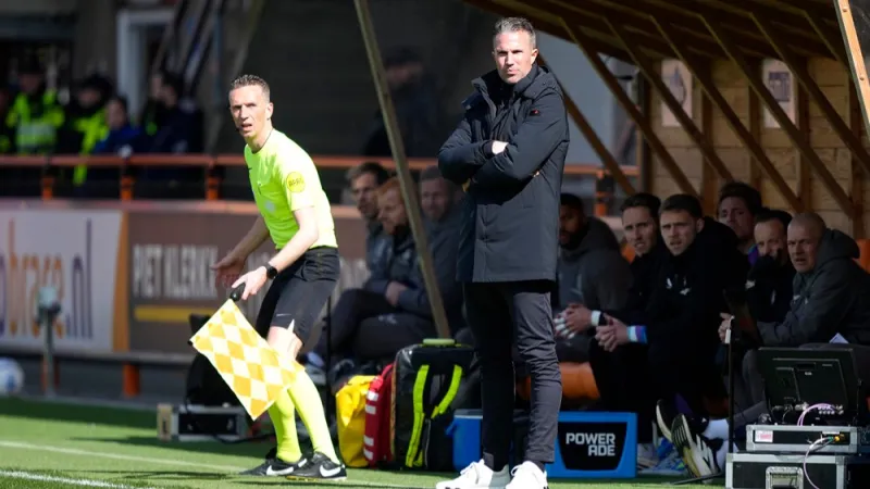 Mogelijk vertrek van stafleden kan problemen opleveren voor Feyenoord