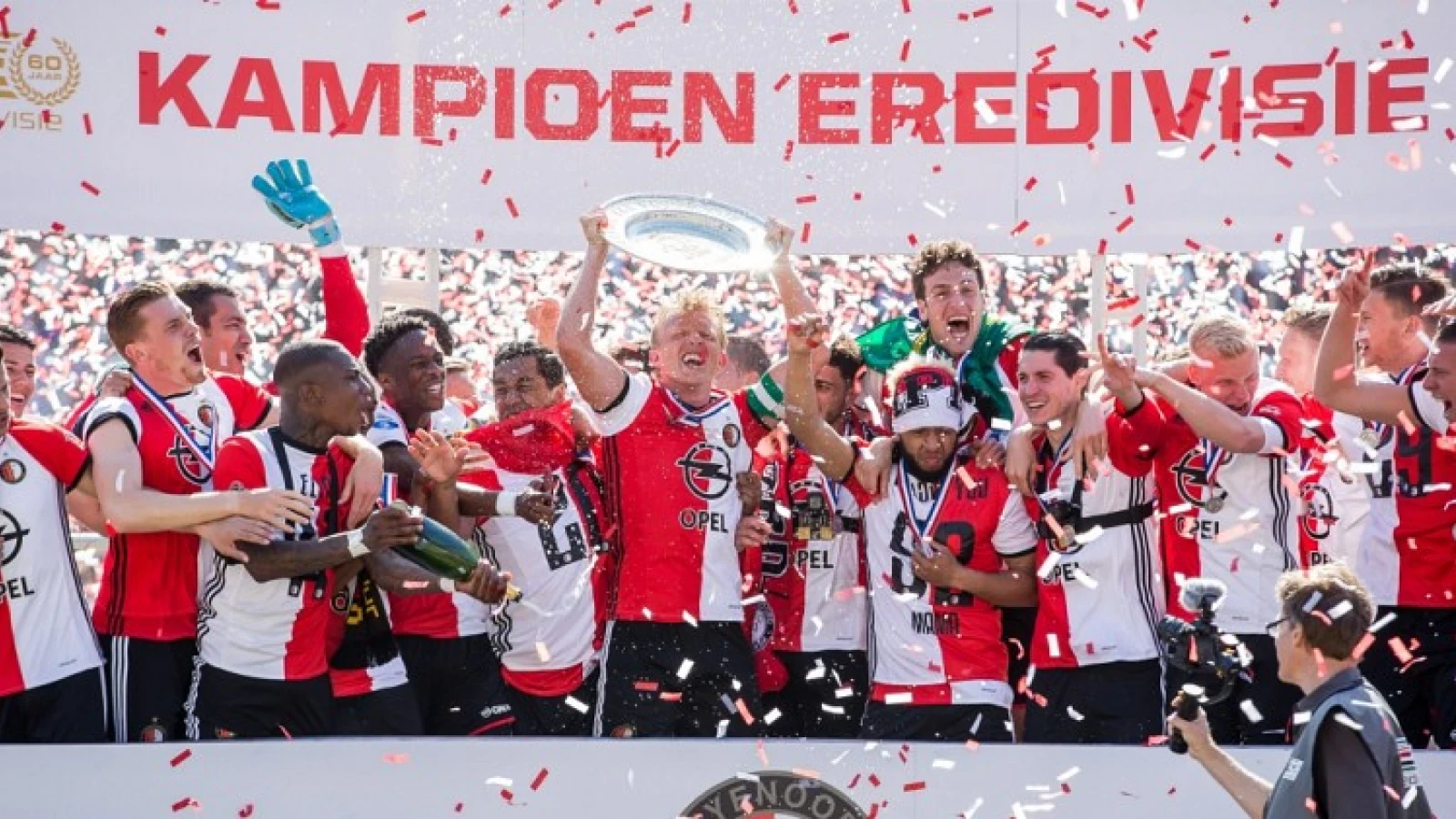 VIDEO | Feyenoord ontvangt de schaal