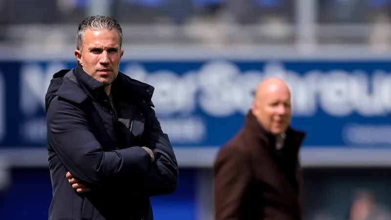 'Aanblijven Van Persie nog onzeker'