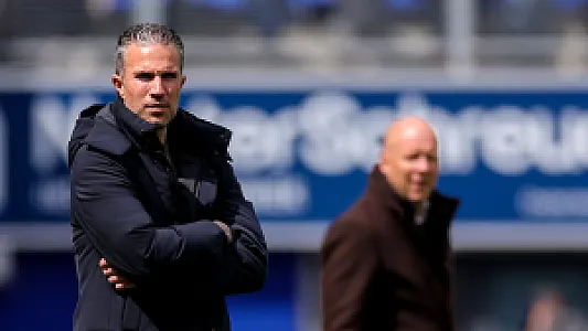 'Aanblijven Van Persie nog onzeker'