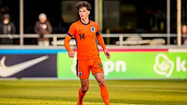 OFFICIEEL | Contractverlening voor talentvolle centrale verdediger Roovers