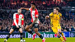 'Feyenoord ontvangt miljoenen voor Mitchell én houdt stevig percentage bij verkoop'