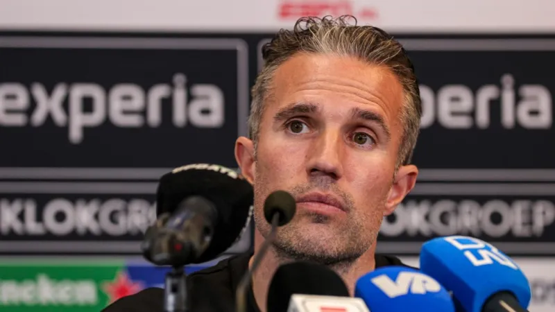 'Telegraaf en VI bevestigen ontslag Robin van Persie'