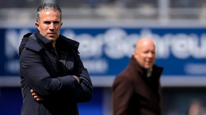 Supporters snoeihard voor Van Persie: 'Als trainer bakte hij er simpelweg te weinig van'