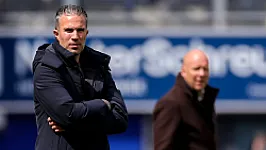 OFFICIEEL | Feyenoord ontslaat Robin van Persie