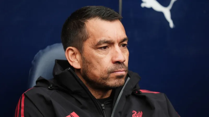 AD: 'Komst Giovanni van Bronckhorst definitief van de baan'